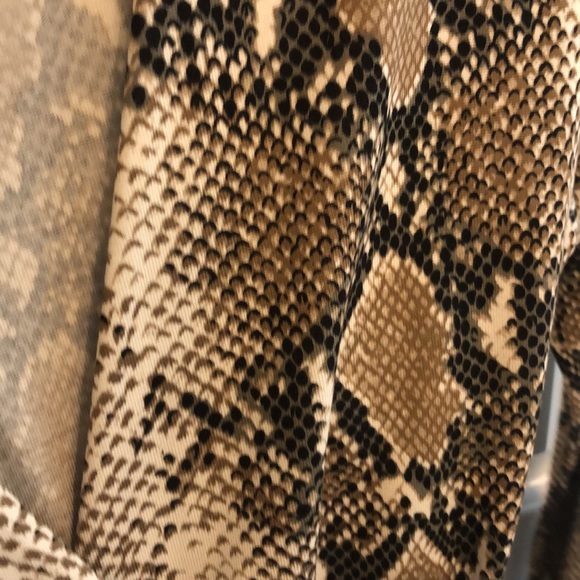 DVF wrap dress size 6 snake pattern - Picture 13 of 16
